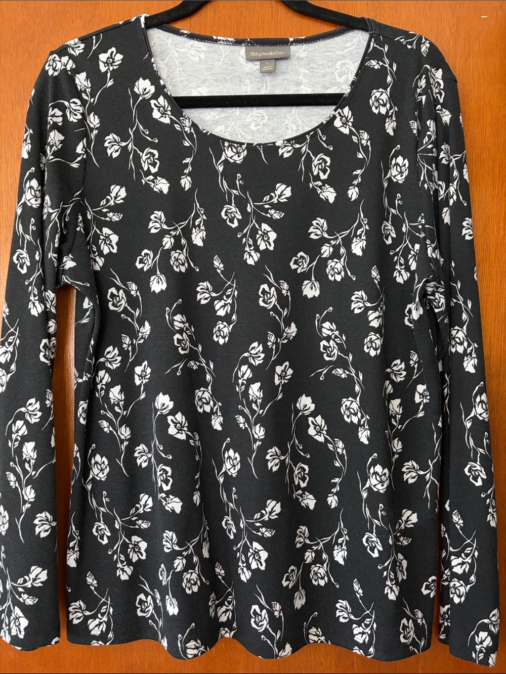 Style & Co. Black and White Floral Scoop-Neck Long-Sleeve Top